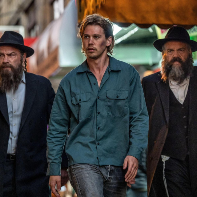 Caught Stealing Liev Schreiber, Austin Butler i Vincent D‘Onofrio