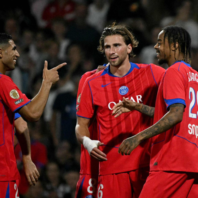 Ilja Zabarnji u proslavi pogotka