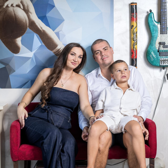 Dino Repeša sa suprugom Ivanom i sinom Marom