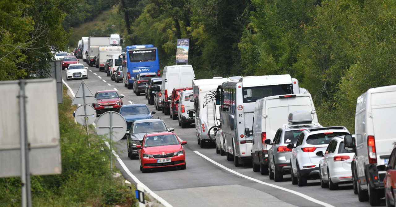 Prometni kaos zahvatio glavne hrvatske prometnice: Zastoji i usporenja muče vozače diljem zemlje