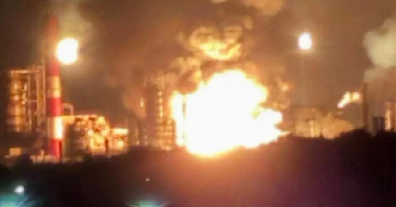 Gori jedna od najvećih ruskih rafinerija, plamen se vidi kilometrima