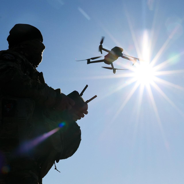 Operater drona/Ilustracija