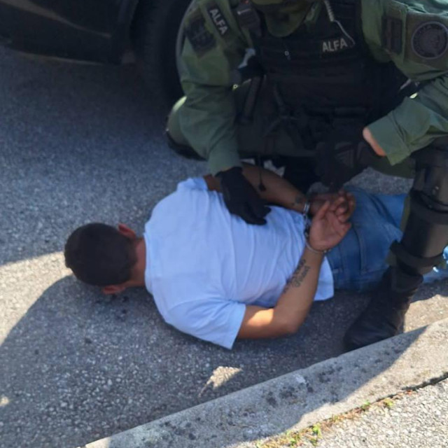 Uhićenje lažnih policajaca