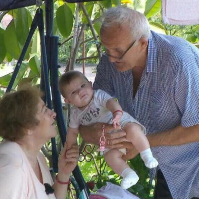 Sonja i Marko Mirotić sa kćerkom Bogdanom