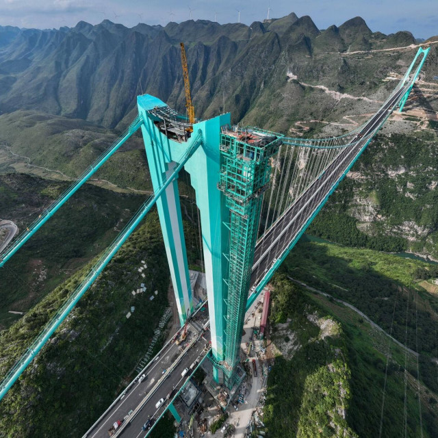 Huajiang Grand Canyon Bridge