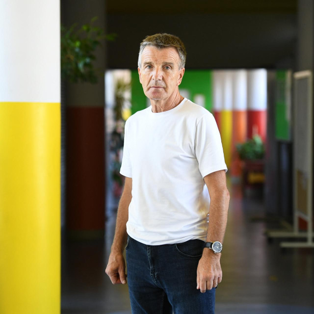 Tihomir Tomčić, ravnatelj škole
 