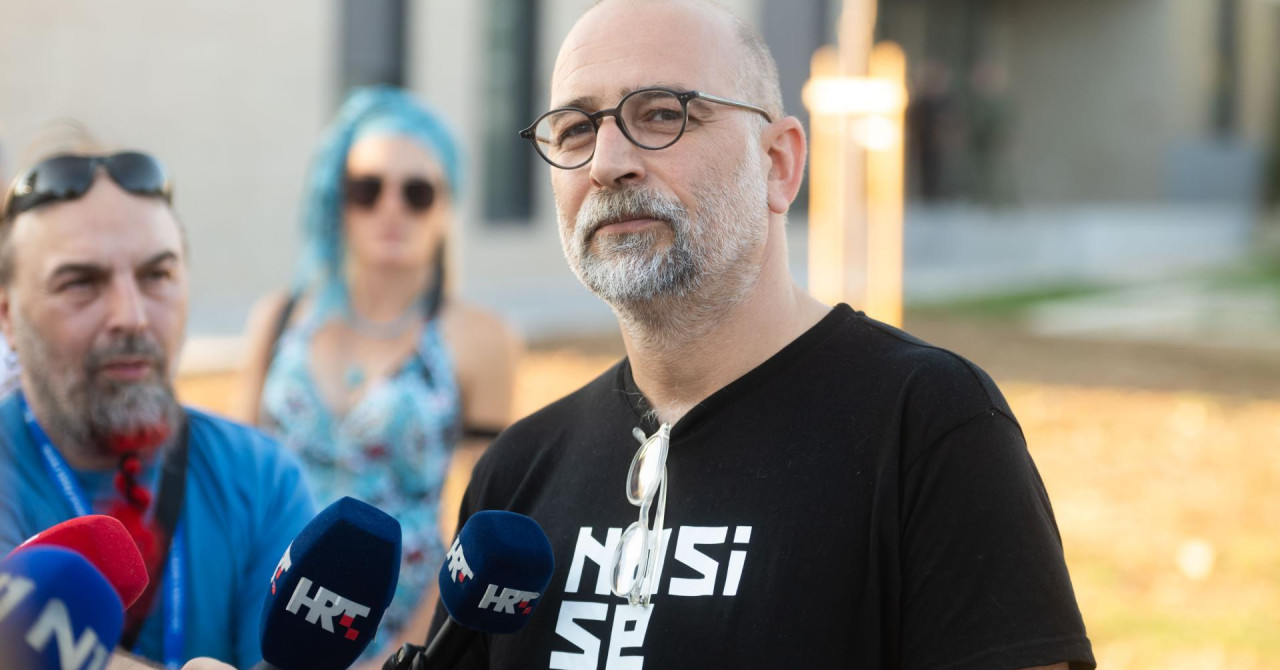 V Benkovcu potekal miren protest organizatorjev odloženega festivala »Nosi se«