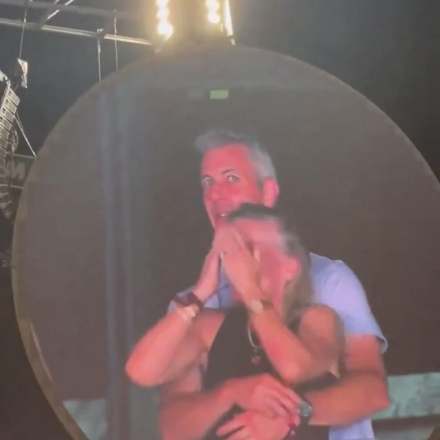 Andy Byron i Kristin Cabot uhvaćeni su na ‘kiss-camu‘ na koncertu Coldplayja