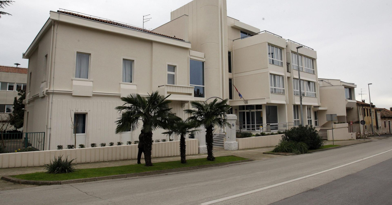 U Rovinju uhićen 62-godišnji pedofil iz Njemačke, potajno je snimao nagu djecu na plaži. Policija poslala apel