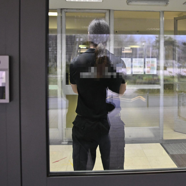 Dok škola ne zaposli djelatnika za sigurnost i civilnu zaštitu, o trošku Grada će je čuvati zaštitar