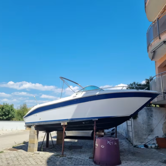 Što kada vam se tuđi gliser parkira u dnevni boravak?