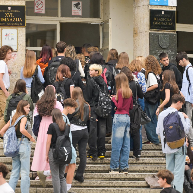 Danas je prvi dan škole