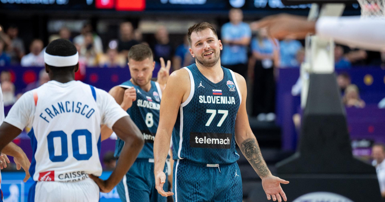 VIDEO Najluđi ‘timeout‘ Eurobasketa! Dončić poludio na suigrače: ‘Igramo protiv njih, a ne jedni protiv drugih, ajde!‘