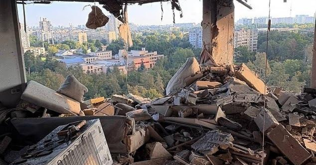 FOTO Ukrajinski nogometaš objavio: ‘Ovako izgleda moj dom nakon napada ruskih dronova. Obitelj mi je bila u stanu‘