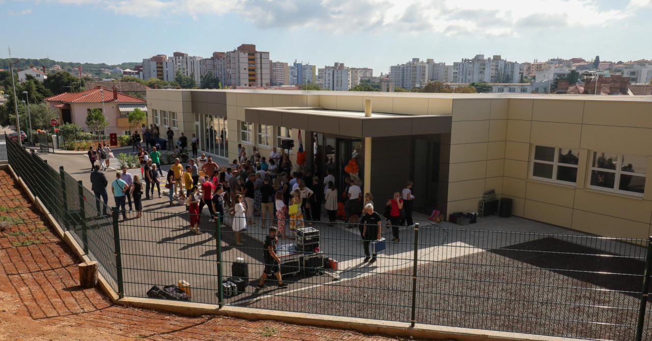 U Puli otvorena dograđena škola, gradonačelnik Grbin: ‘U godinama koje dolaze bit će još i više ovakvih zgrada‘