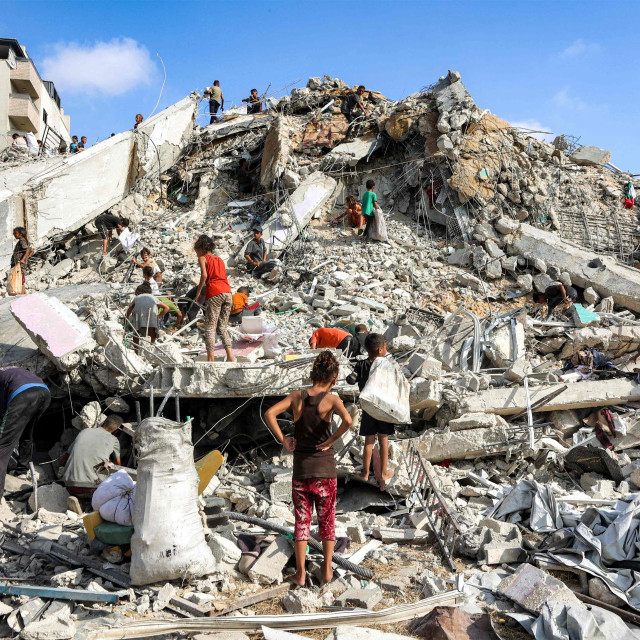 Ostaci nebodera Sussi u Gaza Cityju koji je uništen u izraelskom napadu