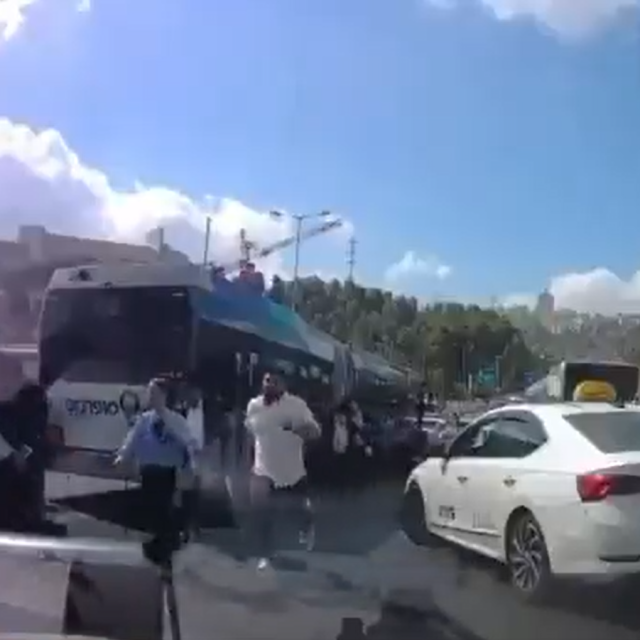 Bijeg prolaznika nakon pucnjave u Jeruzalemu