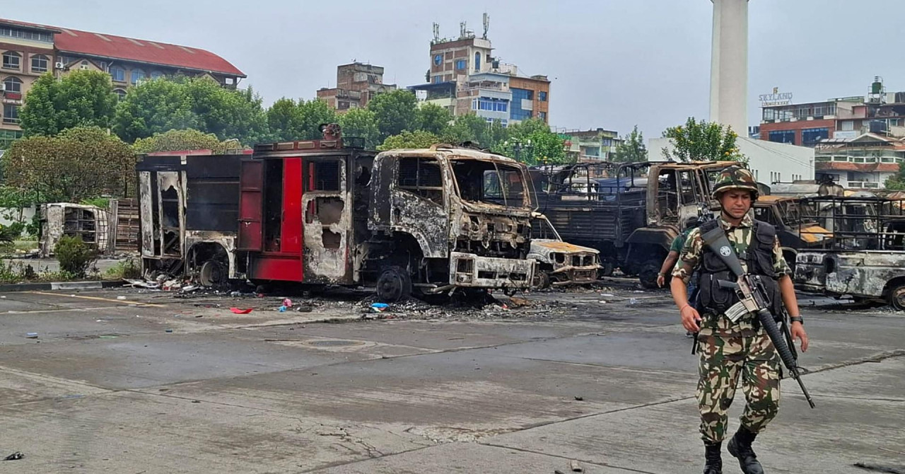 Vojnici patroliraju Katmanduom nakon dvodnevnih smrtonosnih prosvjeda: ‘Želimo zaštititi ljudske živote‘