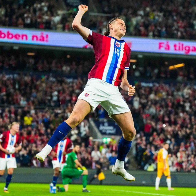 Thelo Aasgaard slavi pogodak 