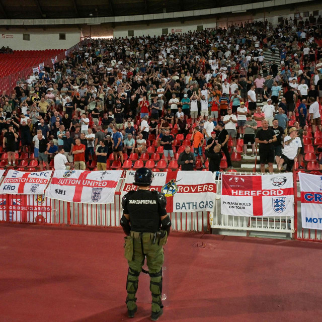 Engleski navijači na Marakani