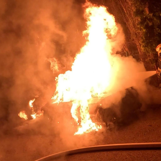 Planuo automobil na zagrebačkom Bijeniku