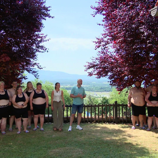 Crveni i plavi tim prije vaganja