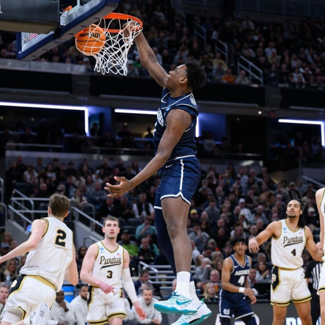 Dvoboj u NCAA ligi/Ilustracija