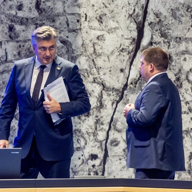 Predsjednik Vlade RH Andrej Plenković i ministar mora, prometa i infrastrukture Oleg Butković (arhivska fotografija)