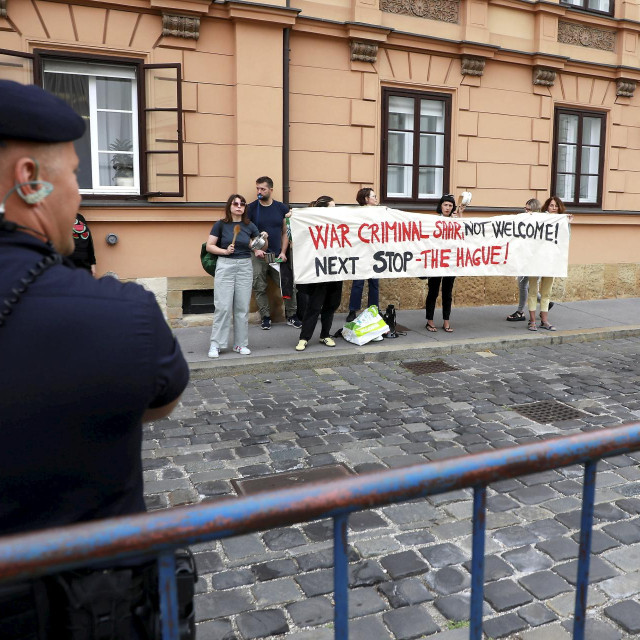 Prosvjed ispred Banskih dvora