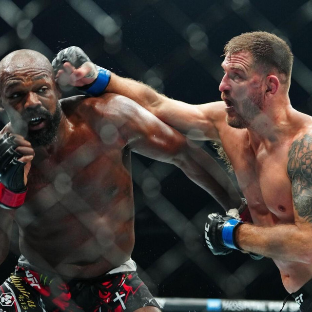 Jon Jones vs Stipe Miočić
