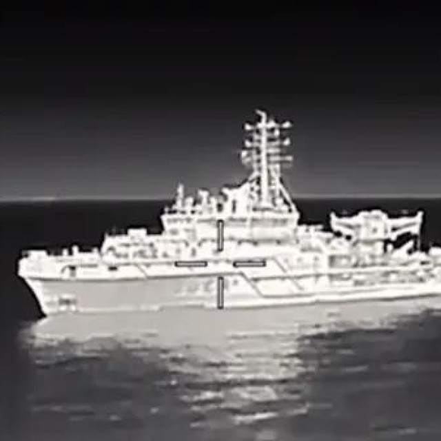 Pogođeni ruski brod