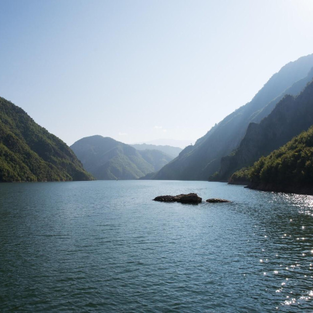 Jezero Koman u Albaniji
