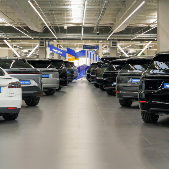 Rabljeni električni automobili, ilustracija