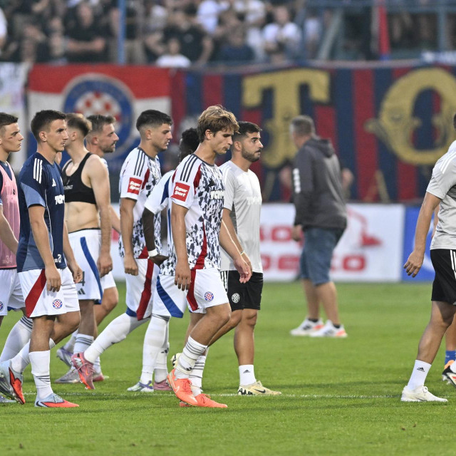 Igrači Hajduka nakon poraza u Varaždinu