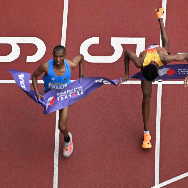 Amanal Petros i Alphonce Felix Simbu