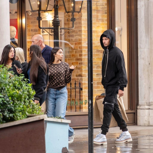 Dele Alli viđen ispred hotela s tri misteriozne brinete