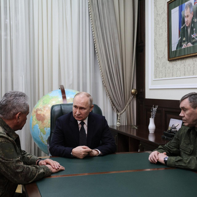 Vladimir Putin, Sergej Šojgu i Valerij Gerasimov