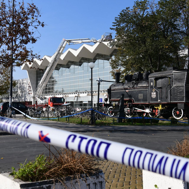 Očevid nakon pada nadstrešnice 