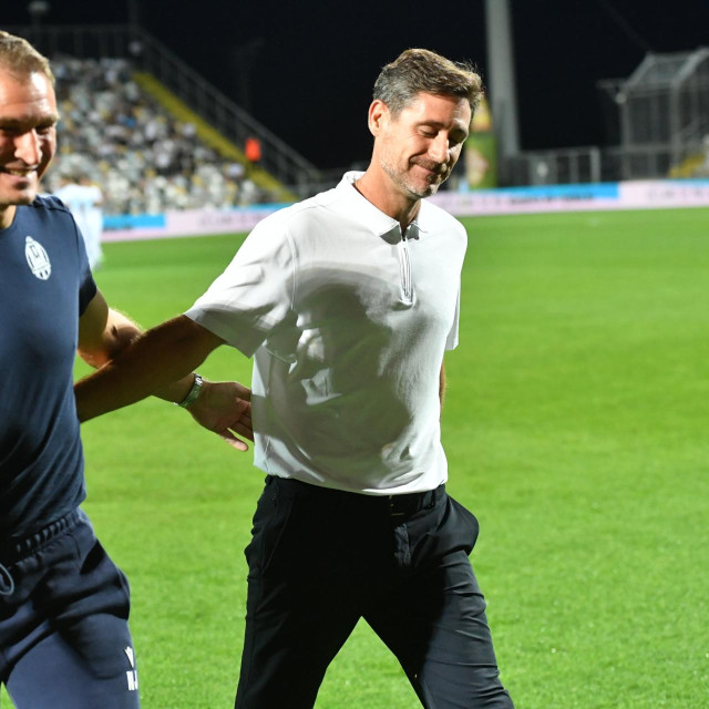 Nikica Jelavić, Victor Sanchez