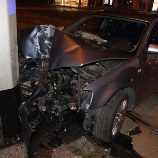 Pijani mladić se na zagrebačkoj Knežiji zabio u rasvjetni stup