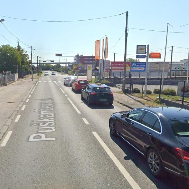 Puškarićeva ulica u Lučkom