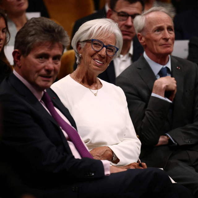 Predsjednica ESB-a Christine Lagarde u društvu francuskog biznismena Henrija de Castriesa i predsjednika nadzornog dobora Renaulta Jean-Dominiquea Senarda na simpoziju za 25-godišnjicu Instituta Montaigne