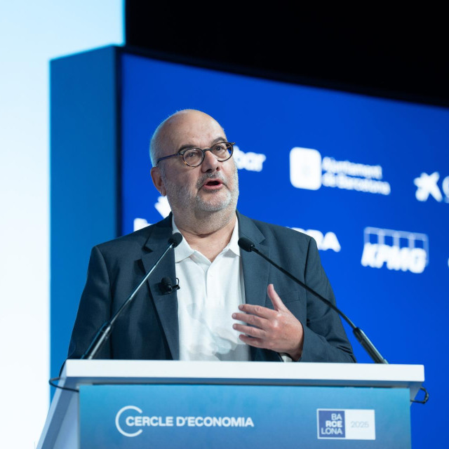 Ekonomist Branko Milanović govorio je trećeg dana 40. sastanka Cercle d‘Economia u Kongresnoj palači Katalonije (Palau de Congressos de Catalunya). Cercle d‘Economia je ugledni španjolski think-tank iz Barcelone koji okuplja stručnjake i političare radi rasprava o ekonomskim i društvenim pitanjima u Španjolskoj i Europi. Osnovan 1958., često je platforma za dijalog javnog i privatnog sektora, a njegovi godišnji sastanci jedan su od najvažnijih foruma u južnoj Europi.