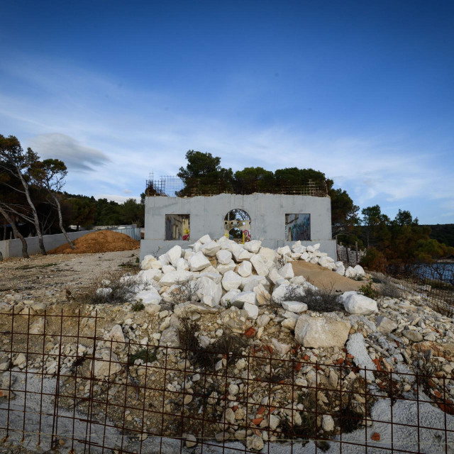 Kamp Zorana Pripuza u uvali Cigradja