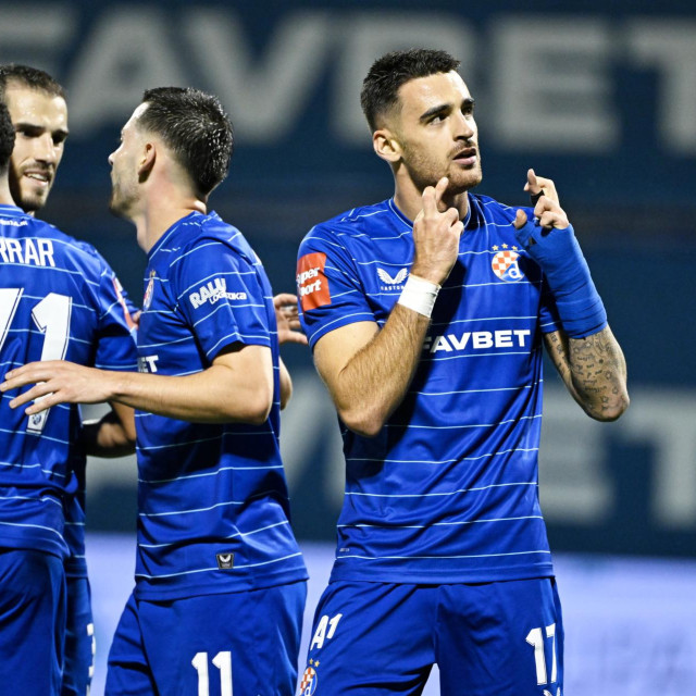 Sandro Kulenović i igrači Dinama