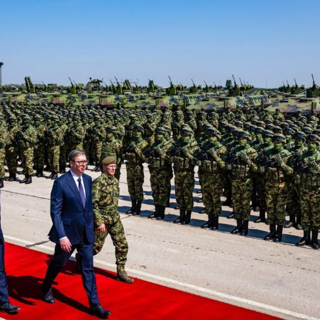 Aleksandar Vučić na vojnoj vježbi/Arhivska fotografija
