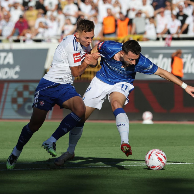 Sigur i Hoxha u duelu