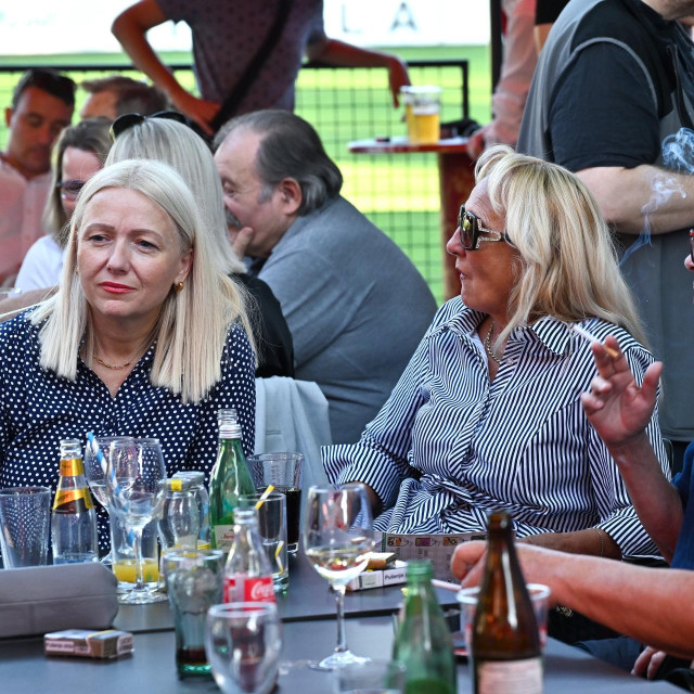 Okupljeni zagrebački SDP-ovci na skupu