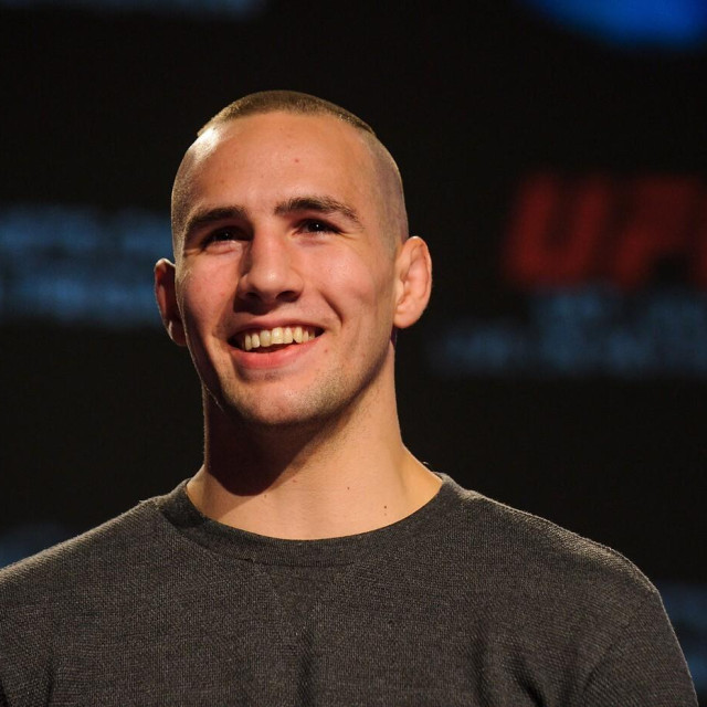 CALGARY, AB - MARCH 25: Rory MacDonald speaks to fans and media during the UFC 189 World Championship Press Tour at Flames Central on March 25, 2015 in Calgary, Alberta, Canada. Derek Leung,Image: 232246492, License: Rights-managed, Restrictions:, Model Release: no, Credit line: Derek Leung/Getty images/Profimedia