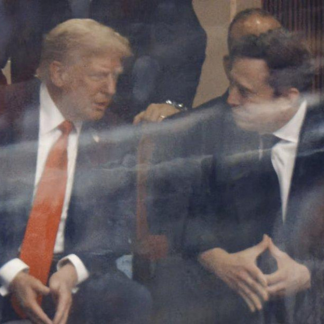 Donald Trump i Elon Musk na komemoraciji za Charlieja Kirka 